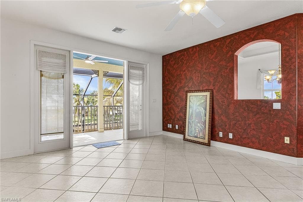 2123 Davis BLVD, FORT MYERS FL 33905-5