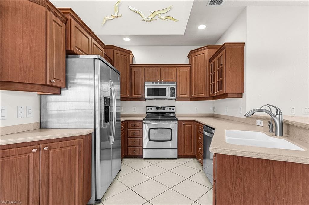 2123 Davis BLVD, FORT MYERS FL 33905-6