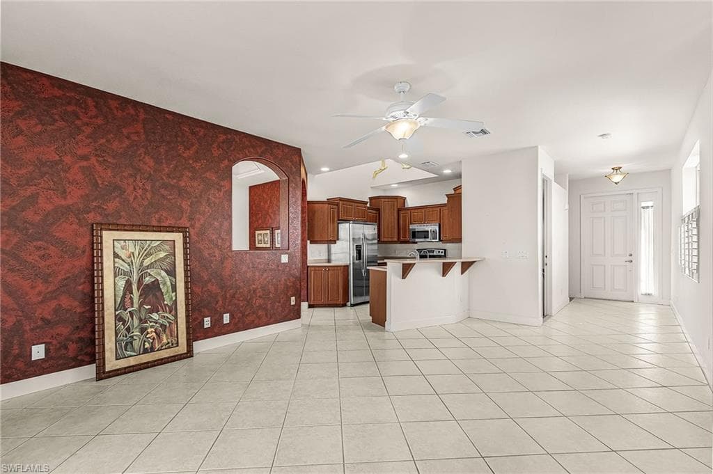 2123 Davis BLVD, FORT MYERS FL 33905-4