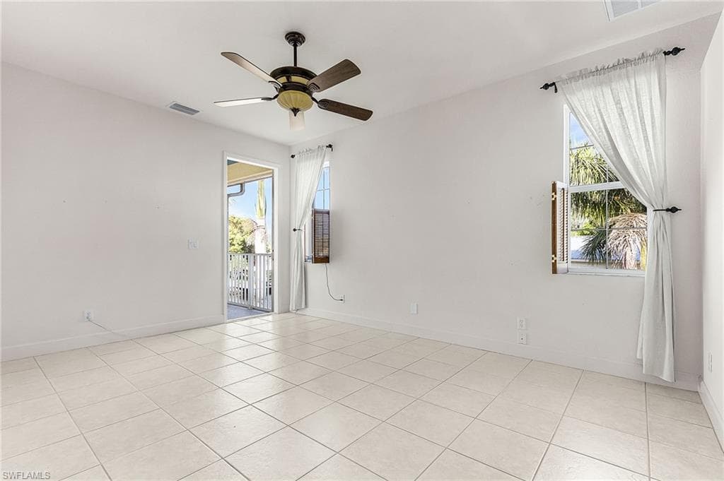 2123 Davis BLVD, FORT MYERS FL 33905-8