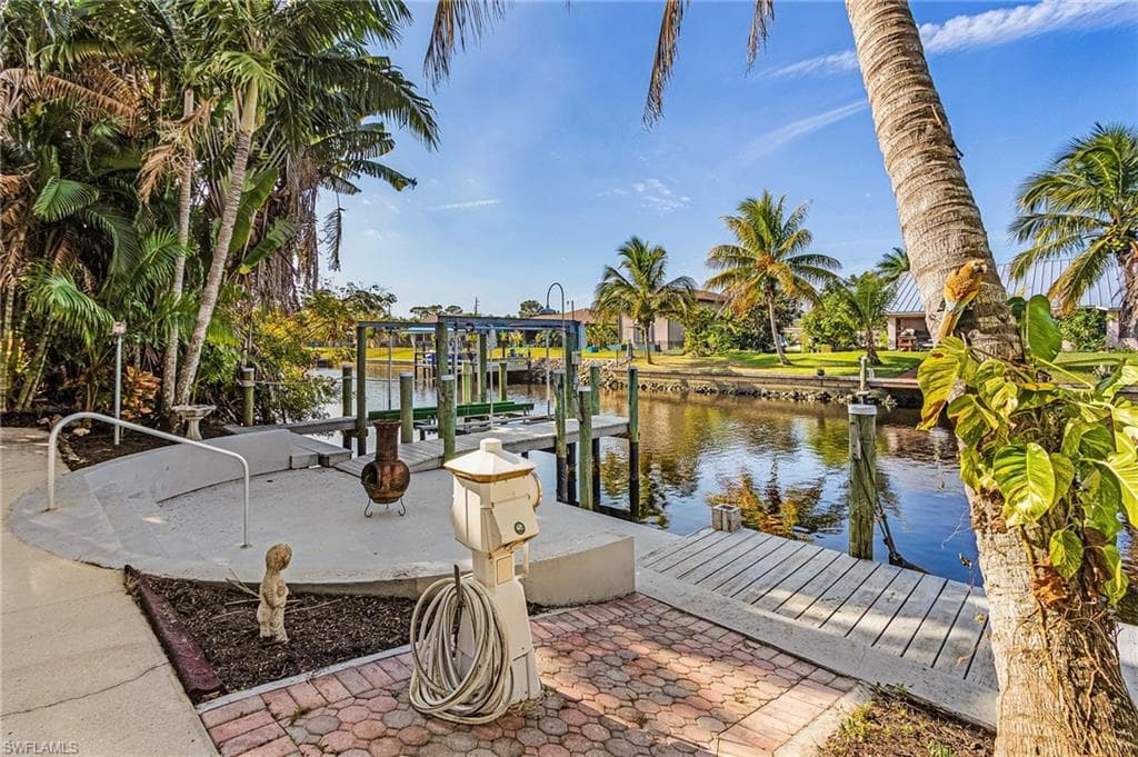 2123 Davis BLVD, FORT MYERS FL 33905-23