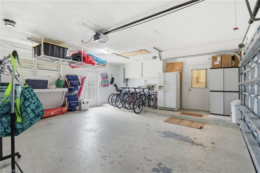 2211 Bayview RD-37