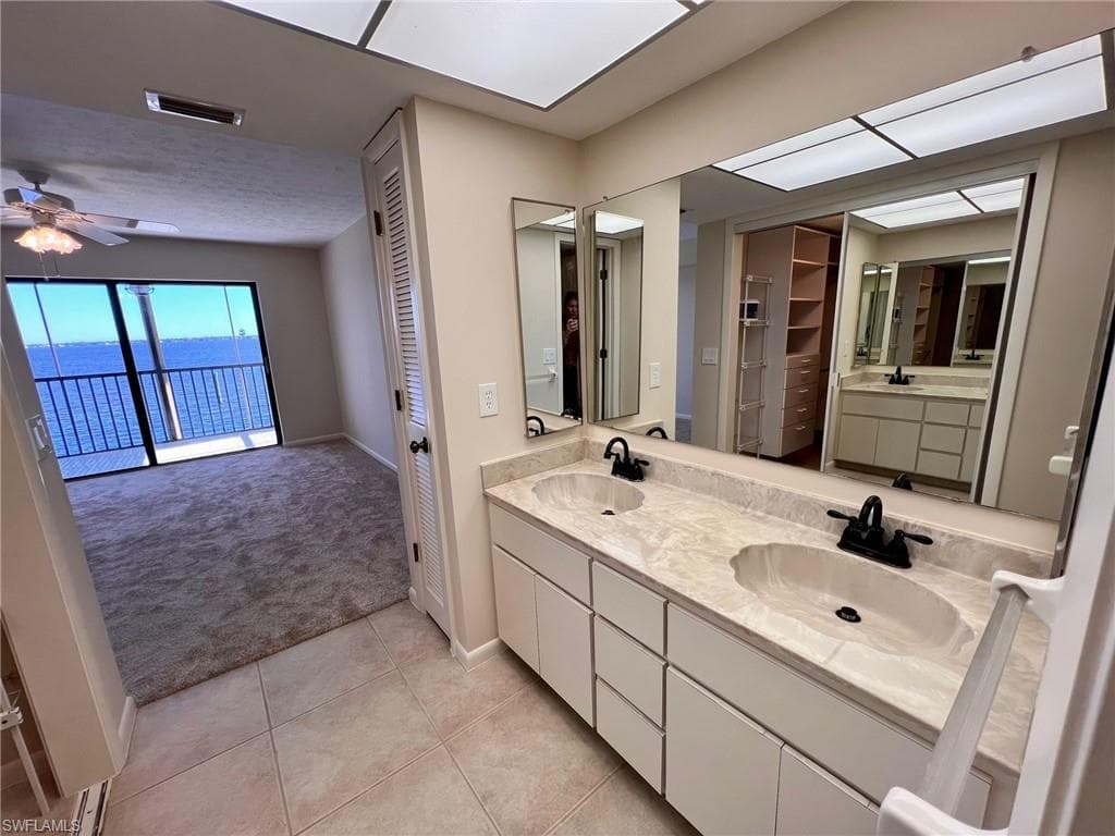 4015 SE 20th PL # 206, CAPE CORAL FL 33904-25