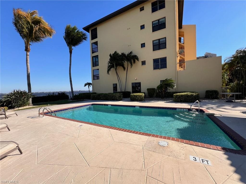 4015 SE 20th PL # 206, CAPE CORAL FL 33904-31