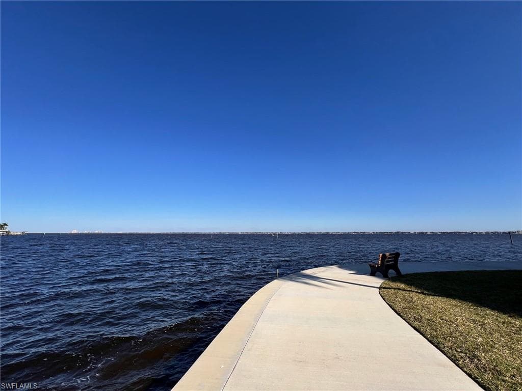 4015 SE 20th PL # 206, CAPE CORAL FL 33904-32