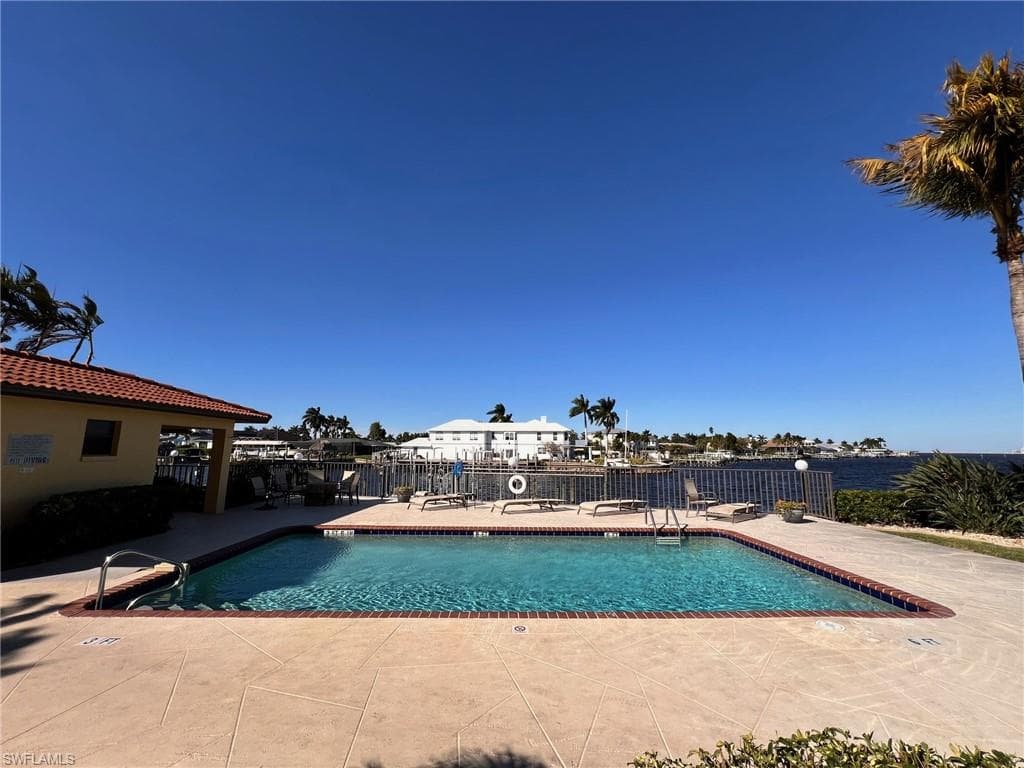 4015 SE 20th PL # 206, CAPE CORAL FL 33904-30