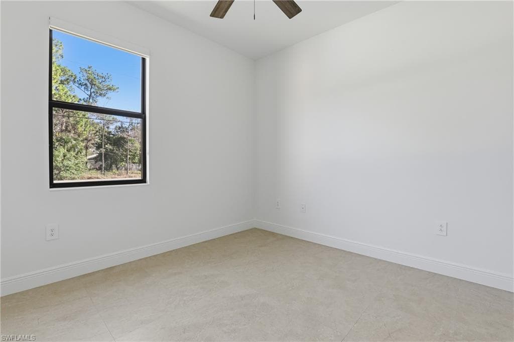 2167 Della DR, NAPLES FL 34117-21