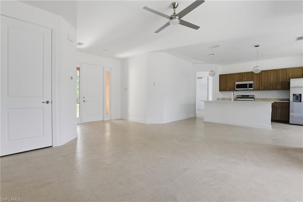 2167 Della DR, NAPLES FL 34117-6