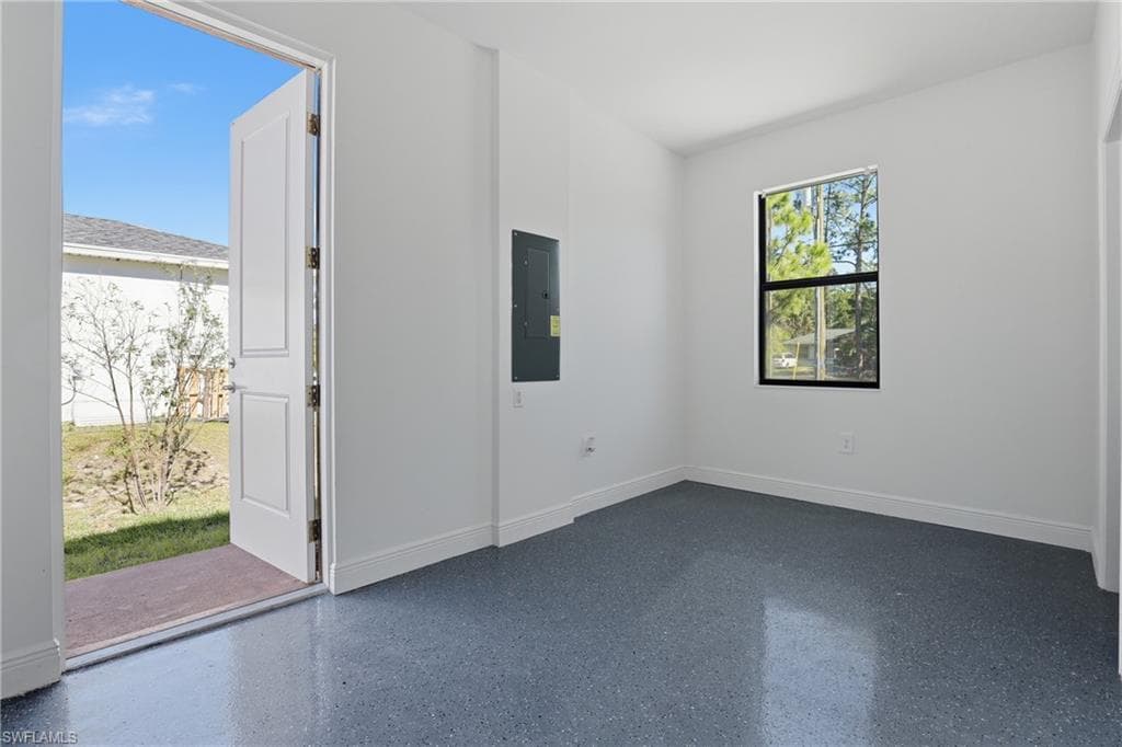 2167 Della DR, NAPLES FL 34117-27