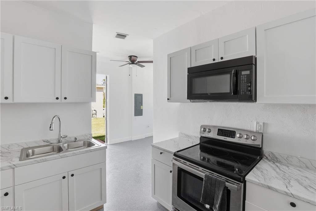 2167 Della DR, NAPLES FL 34117-29