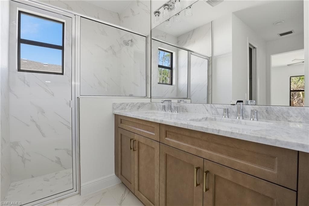 2167 Della DR, NAPLES FL 34117-17