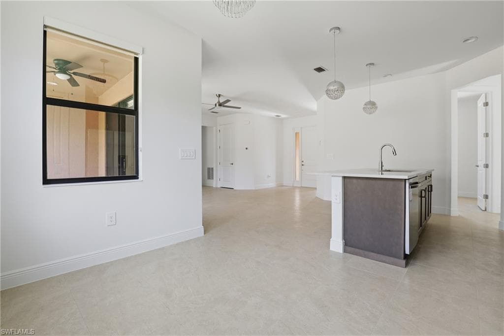 2167 Della DR, NAPLES FL 34117-14