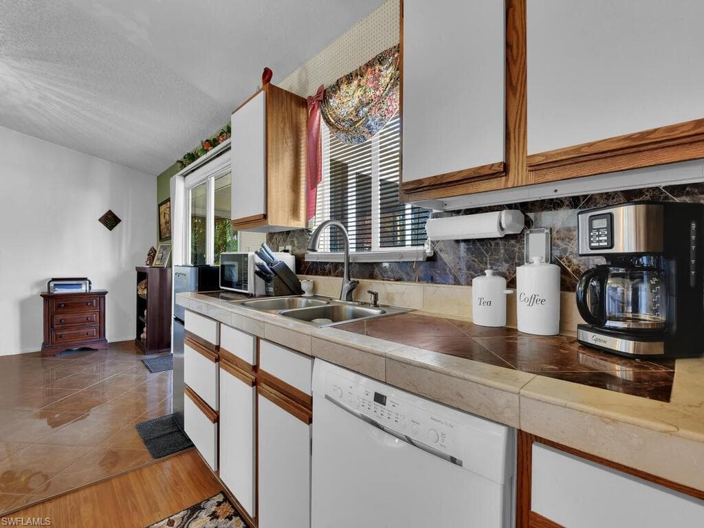 5469 27th PL SW, NAPLES FL 34116-5