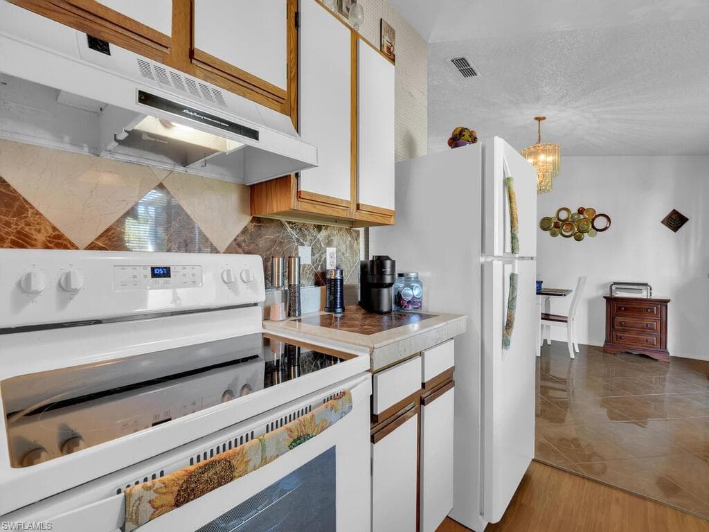 5469 27th PL SW, NAPLES FL 34116-10