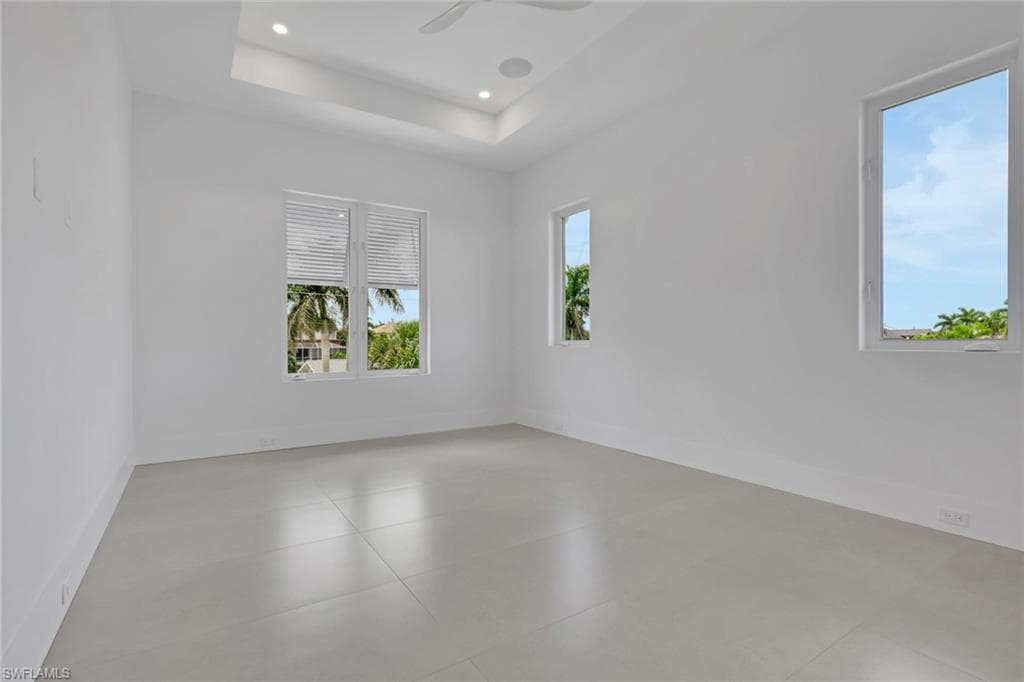 215 1st ST-16
