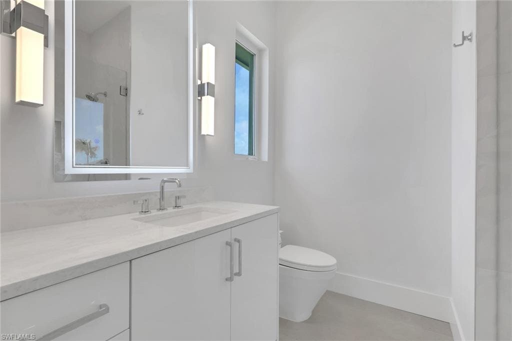 215 1st ST-21