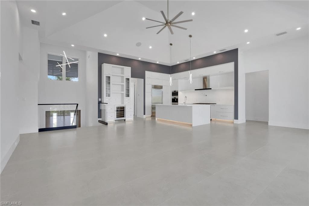 215 1st ST-4