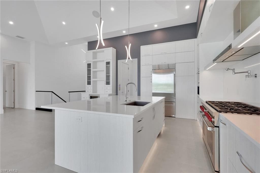 215 1st ST-8