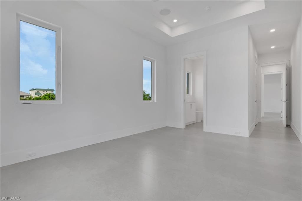 215 1st ST-20