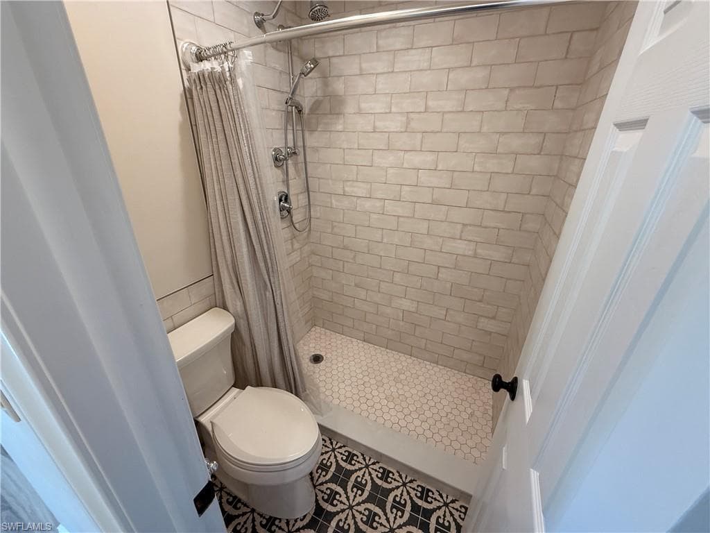 5825 Dogwood Way, NAPLES FL 34116-12