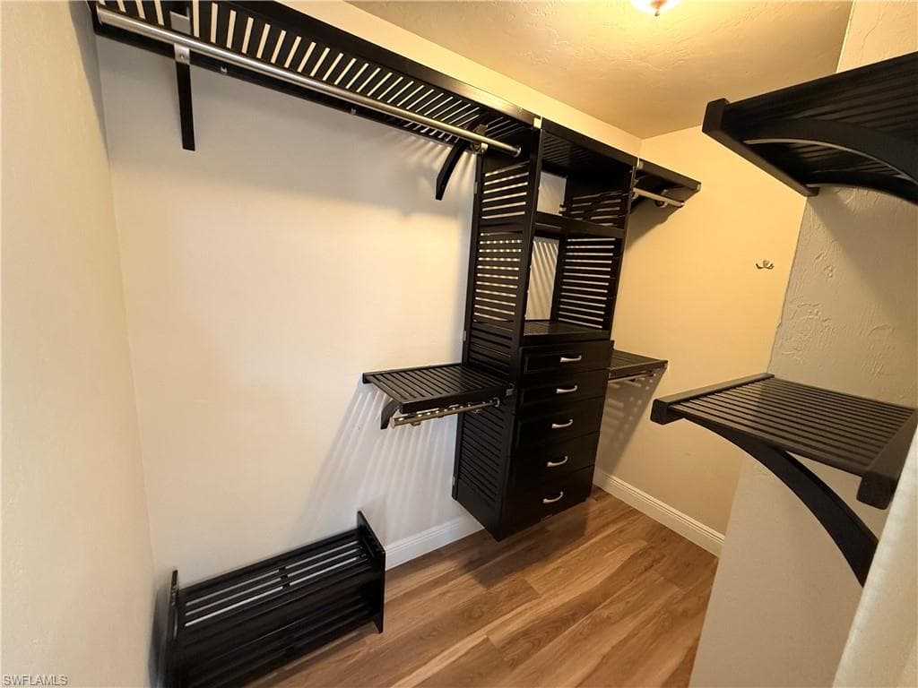 5825 Dogwood Way, NAPLES FL 34116-15