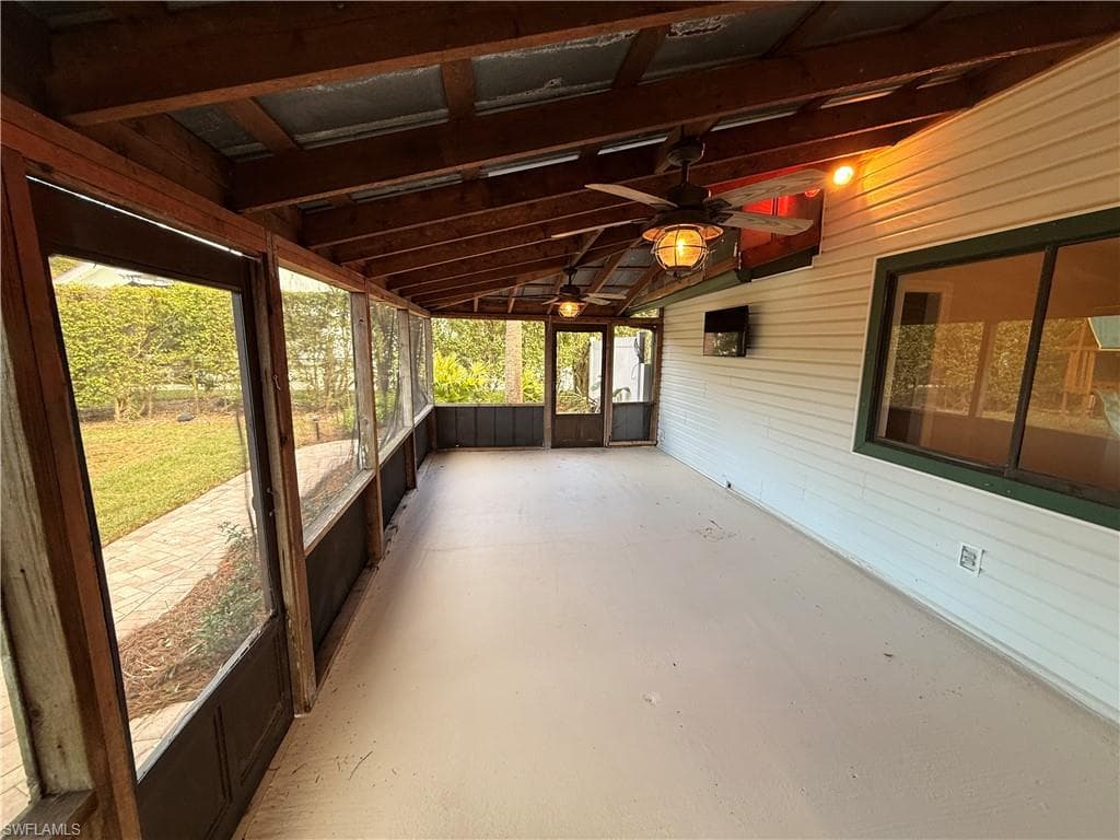 5825 Dogwood Way, NAPLES FL 34116-19