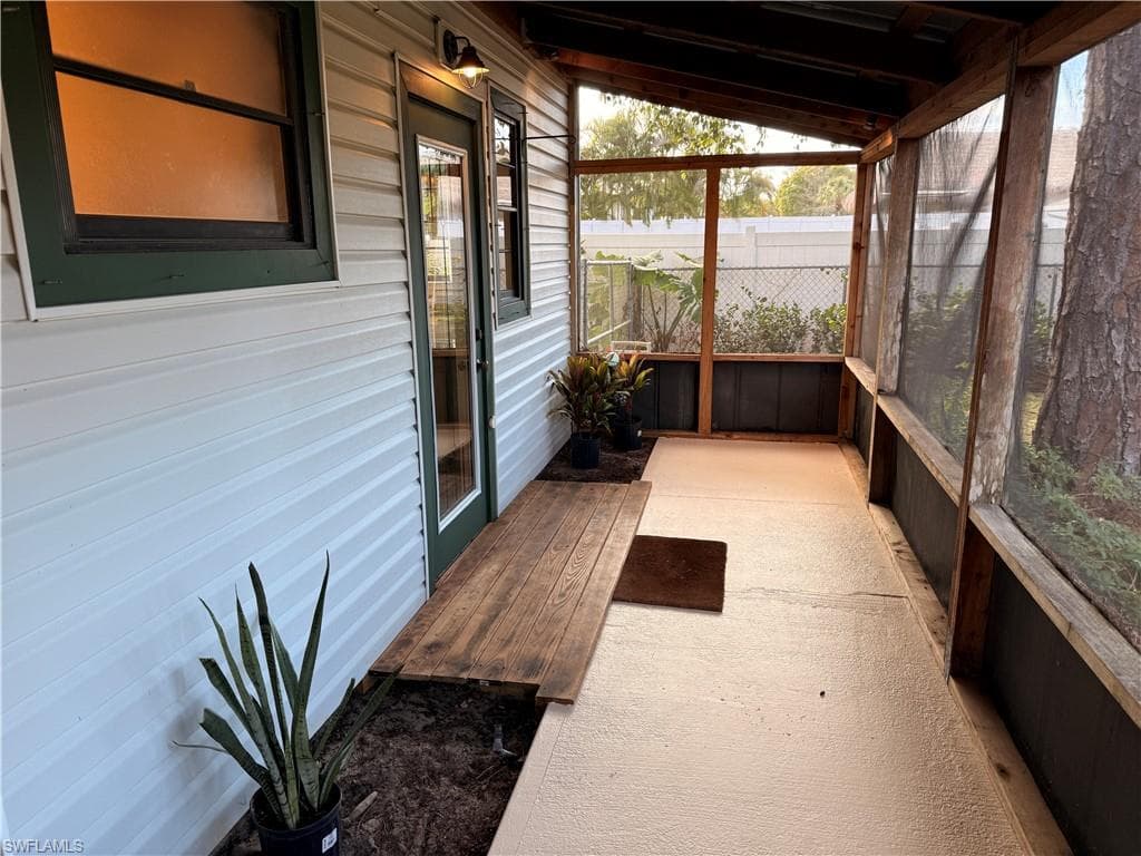 5825 Dogwood Way, NAPLES FL 34116-20