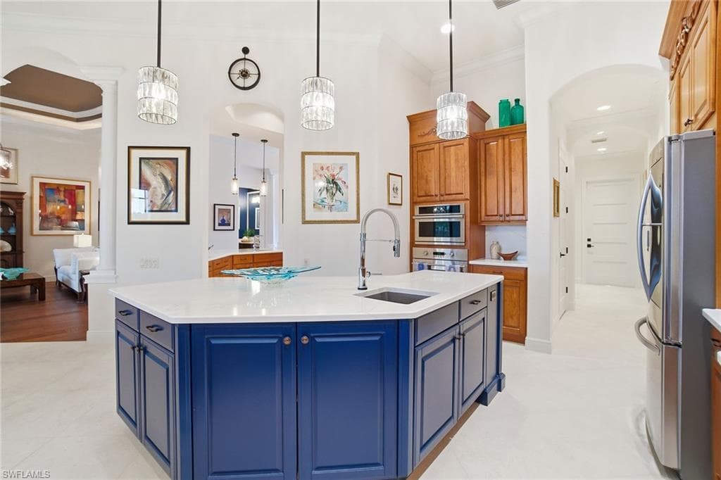 6891 Lakewood Isle DR-11