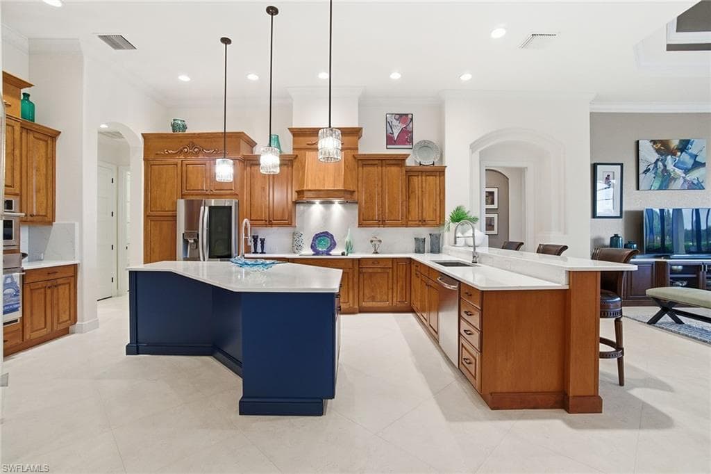 6891 Lakewood Isle DR-2