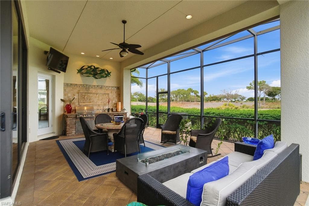 6891 Lakewood Isle DR-23