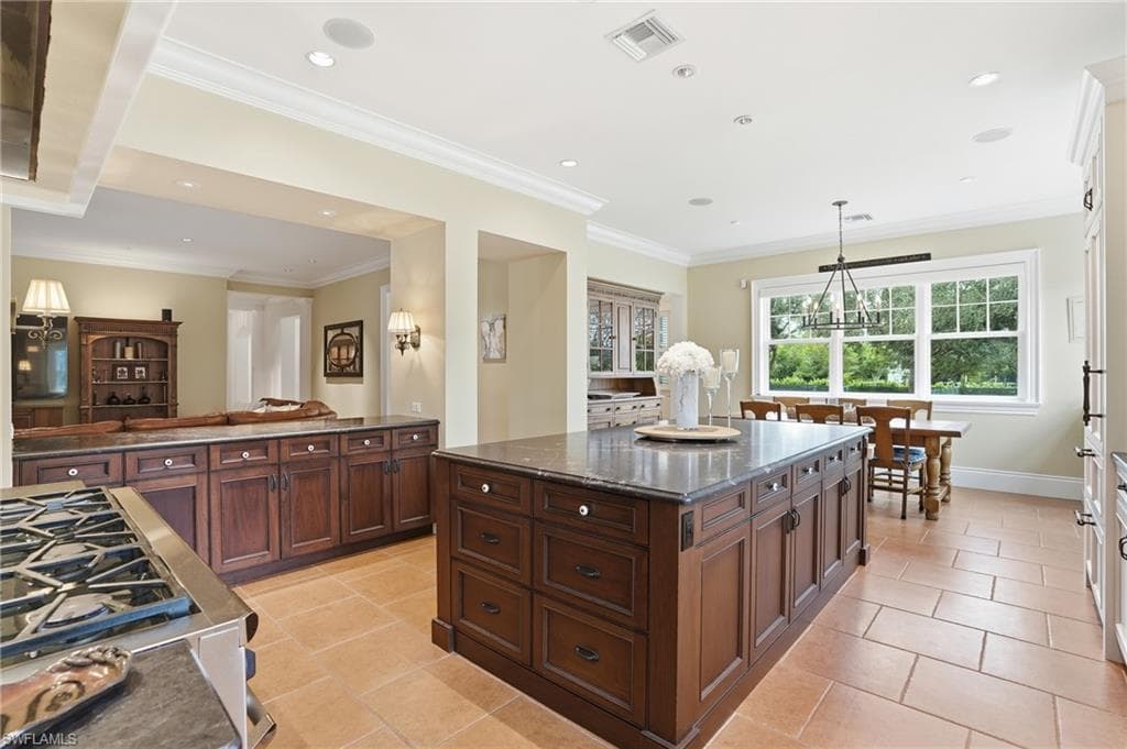 12201 Caisson LN-16
