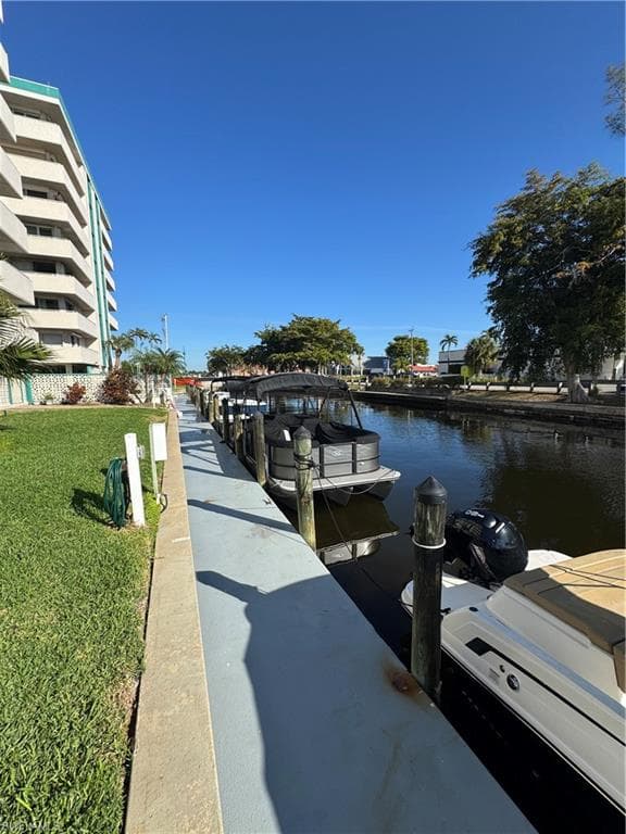 4803 Sunset CT # 208, CAPE CORAL FL 33904-20