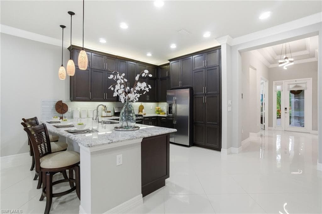 4318 Aurora ST-12