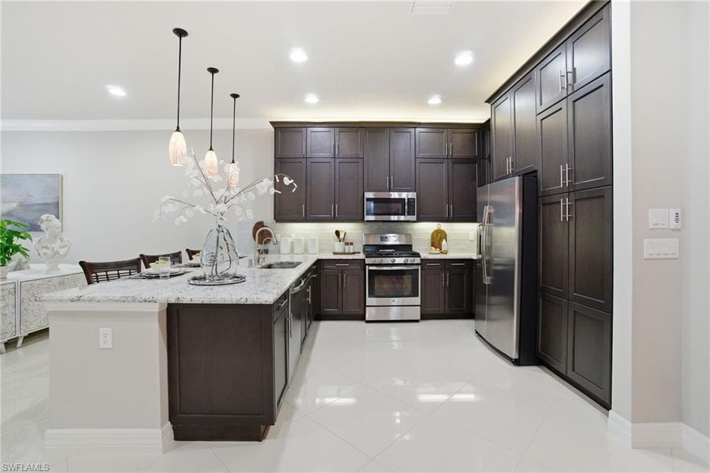 4318 Aurora ST-2