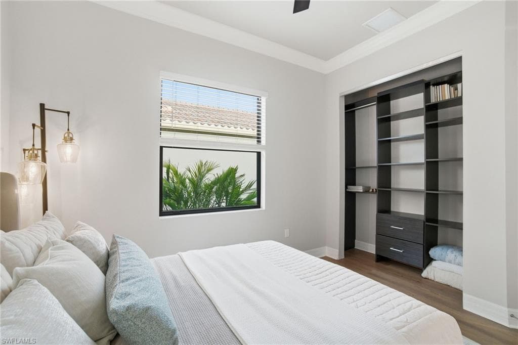 4318 Aurora ST-31