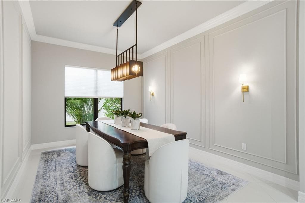 4318 Aurora ST-19