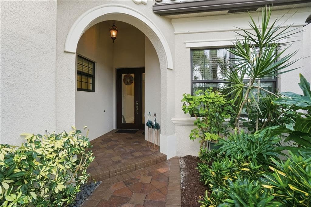 4318 Aurora ST-9