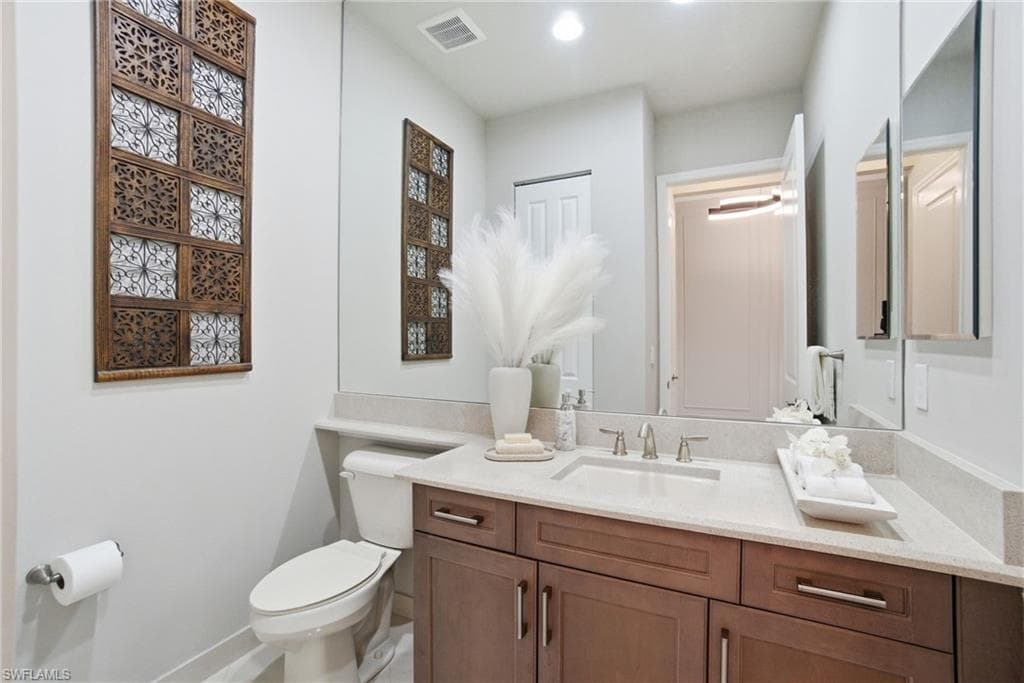 4318 Aurora ST-32