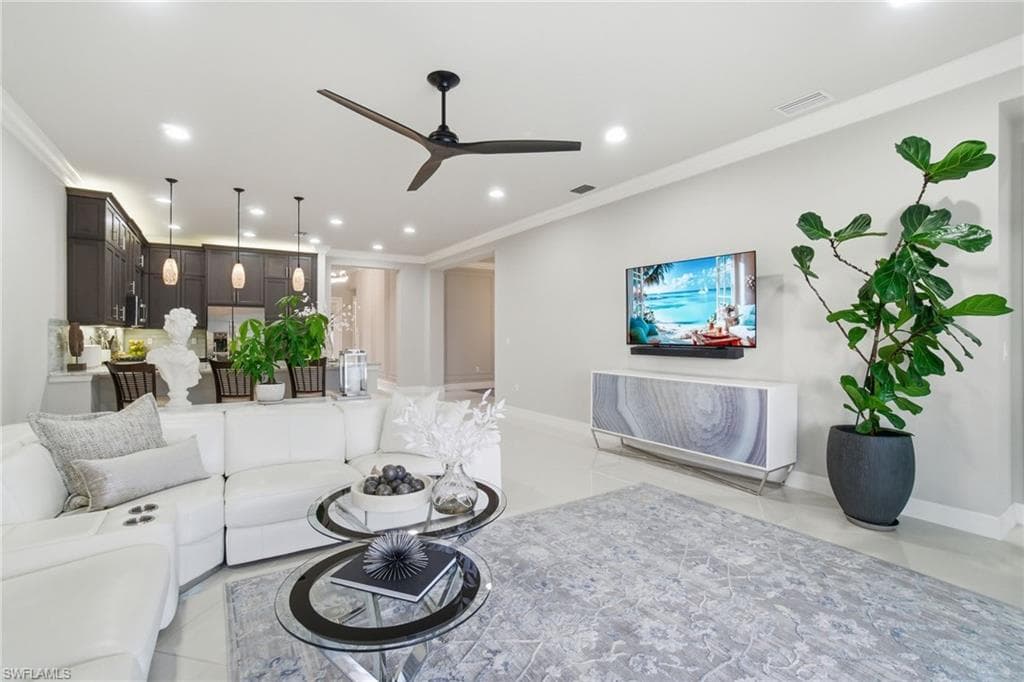 4318 Aurora ST-14