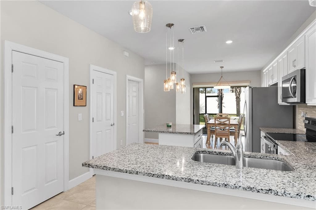 9594 Bexley DR-12