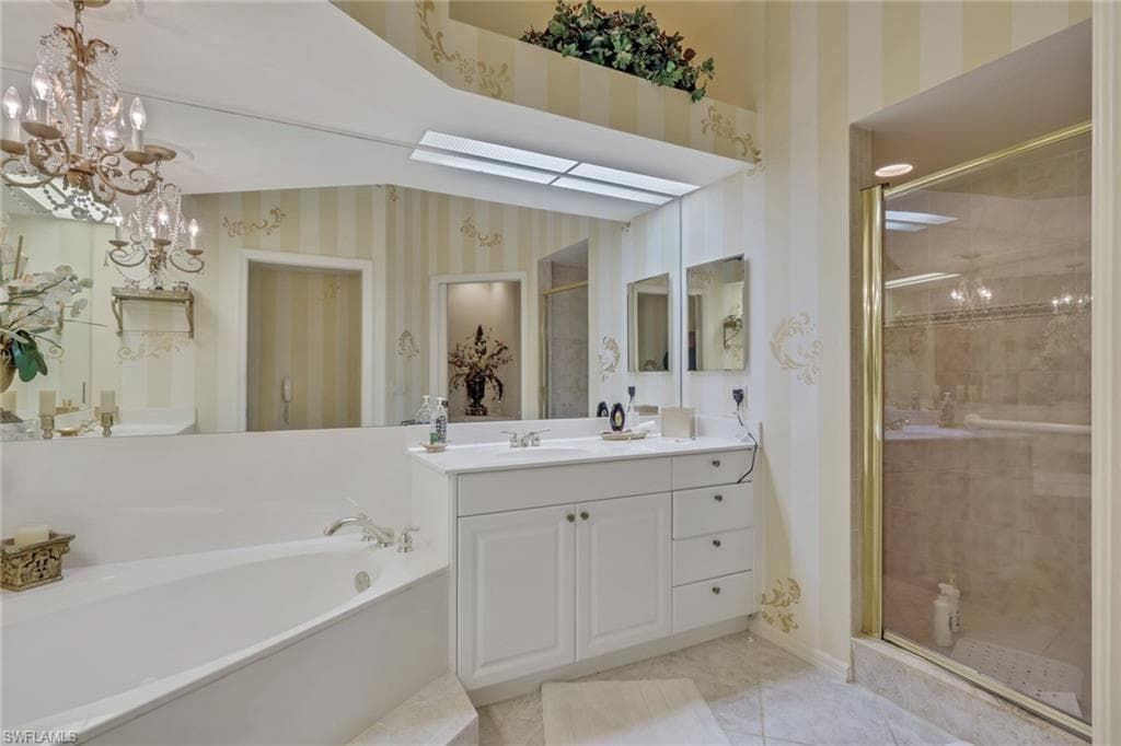 10801 Crooked River RD 203-22
