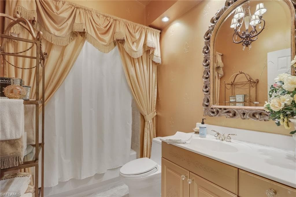 10801 Crooked River RD 203-17