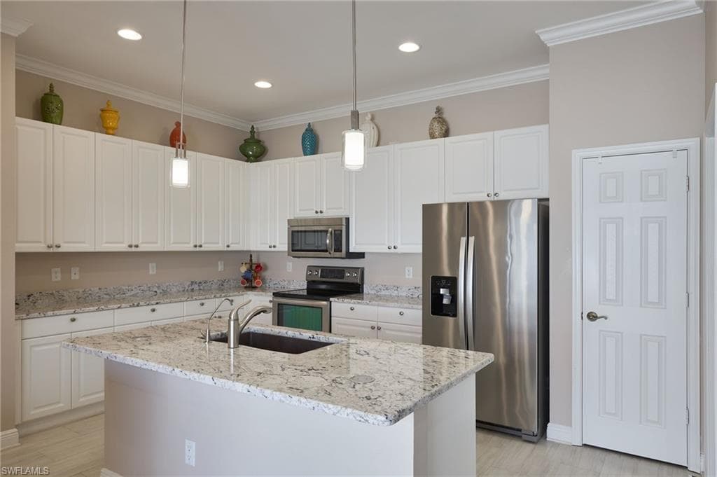 14101 Bently CIR, FORT MYERS FL 33912-1