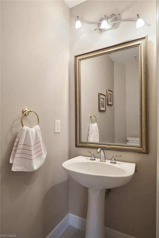 14101 Bently CIR, FORT MYERS FL 33912-15