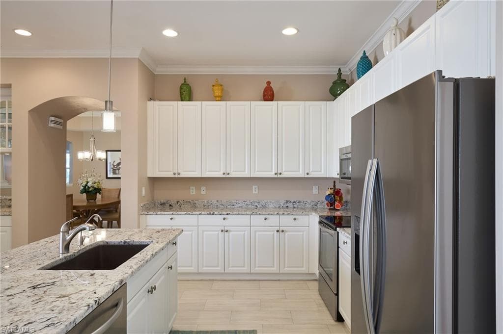 14101 Bently CIR, FORT MYERS FL 33912-2