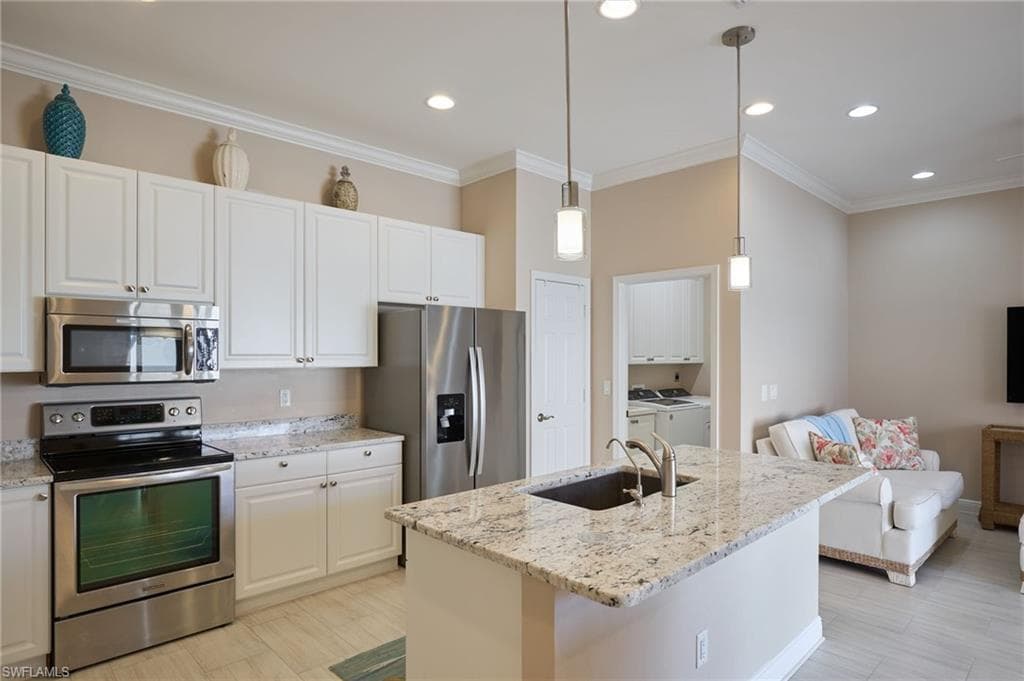 14101 Bently CIR, FORT MYERS FL 33912-3