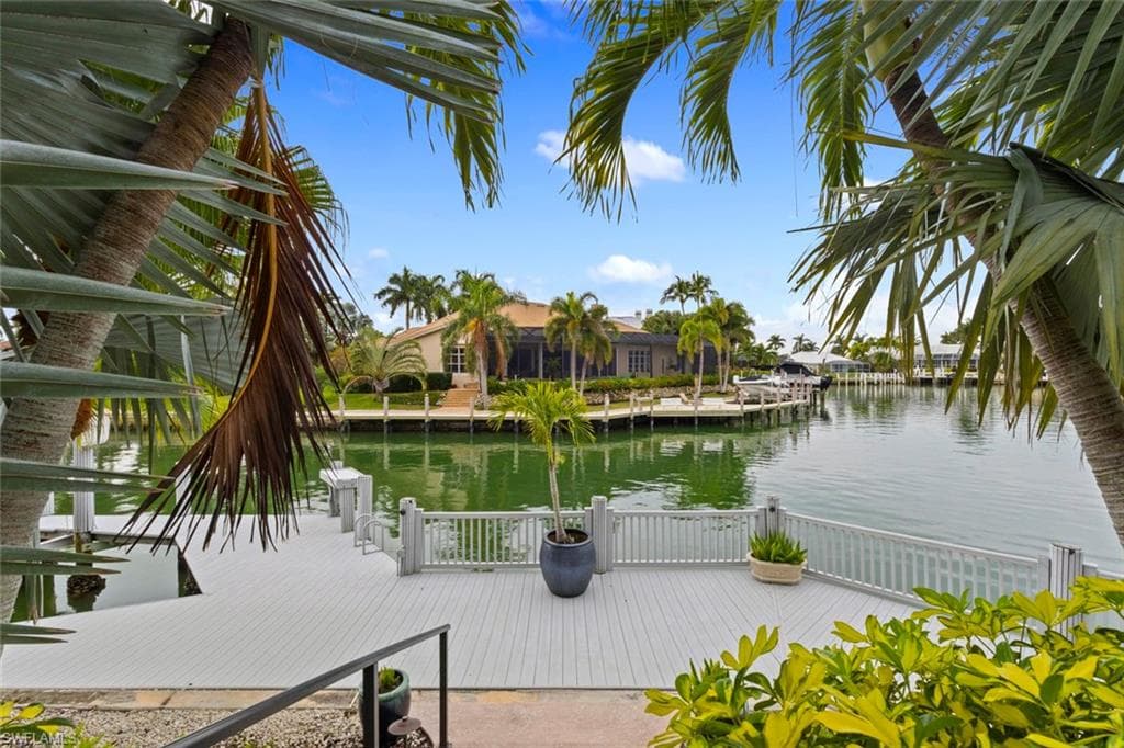 640 Kendall DR, MARCO ISLAND FL 34145-40