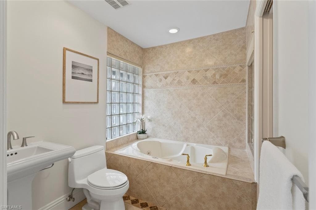 640 Kendall DR, MARCO ISLAND FL 34145-30