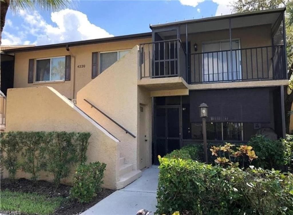 4220 Looking Glass LN # 4302, NAPLES FL 34112-2
