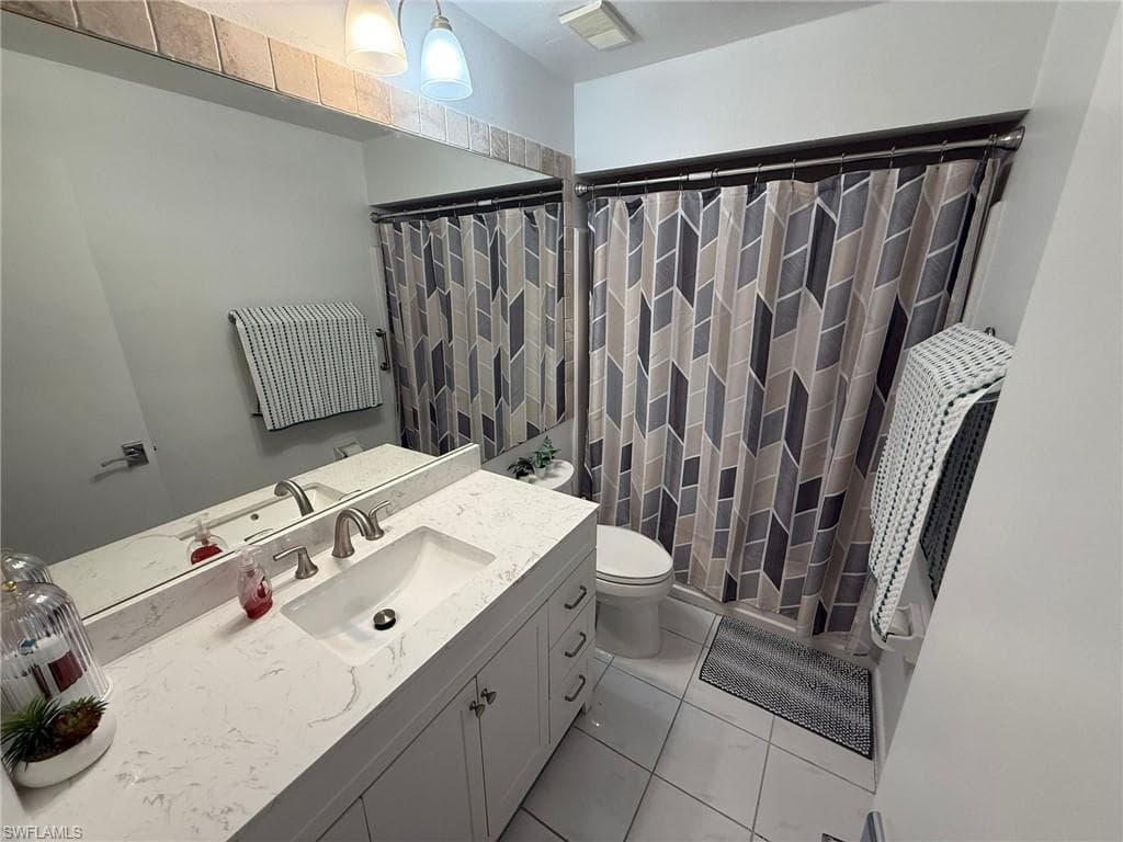 4220 Looking Glass LN # 4302, NAPLES FL 34112-9